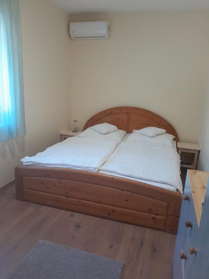 Апартаменты Lila Fuge Apartman Балатонфюред Экстерьер фото