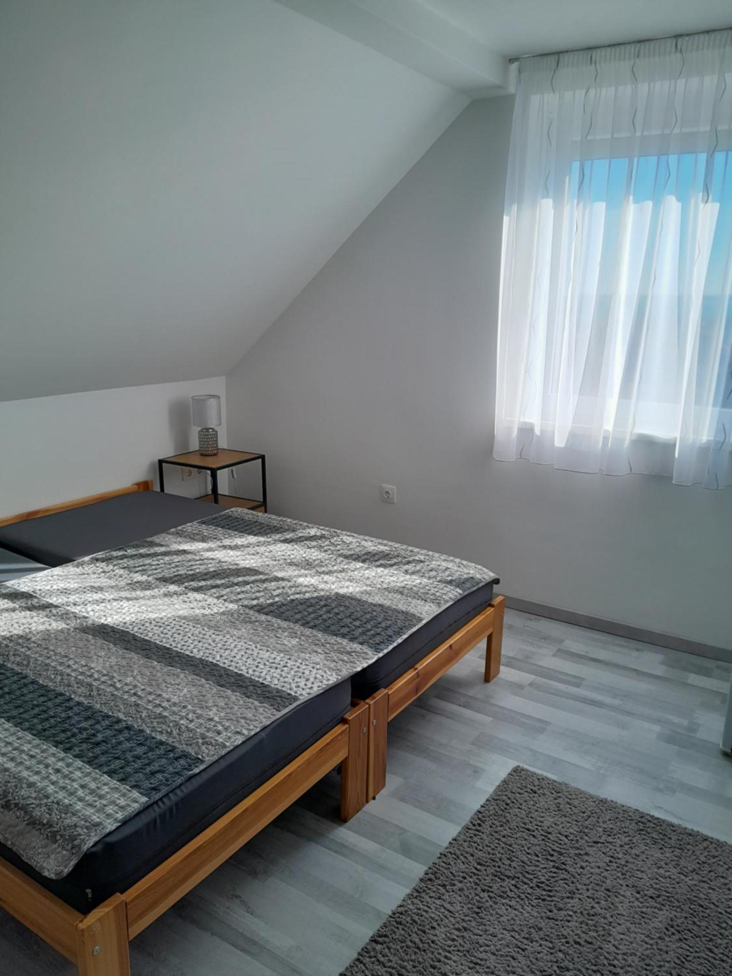 Апартаменты Lila Fuge Apartman Балатонфюред Экстерьер фото