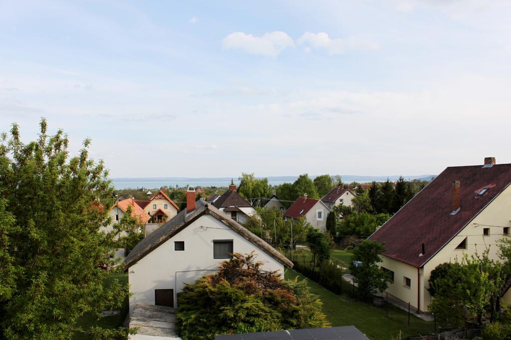 Апартаменты Lila Fuge Apartman Балатонфюред Экстерьер фото